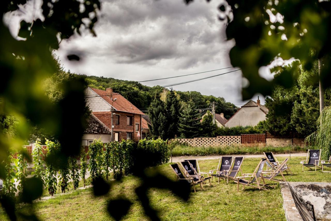 Turistická ubytovna Vinařství ZD Němčičky Exterior foto